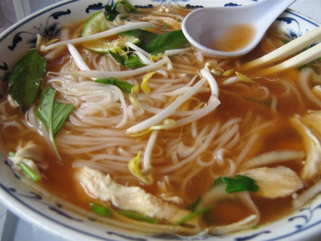вьетнамский суп с ананасом